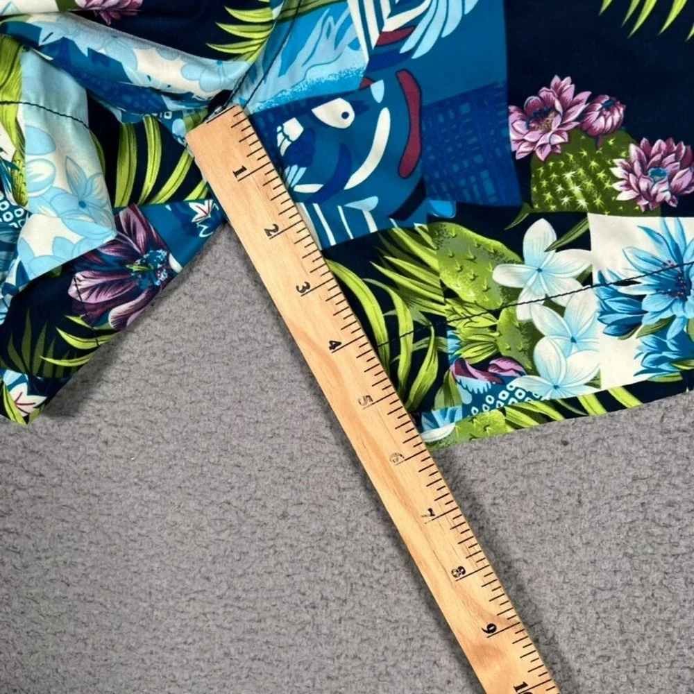 Tommy Bahama Shorts Mens Large Blue‎ Floral Hawaiian Elastic Waist Swim Pockets